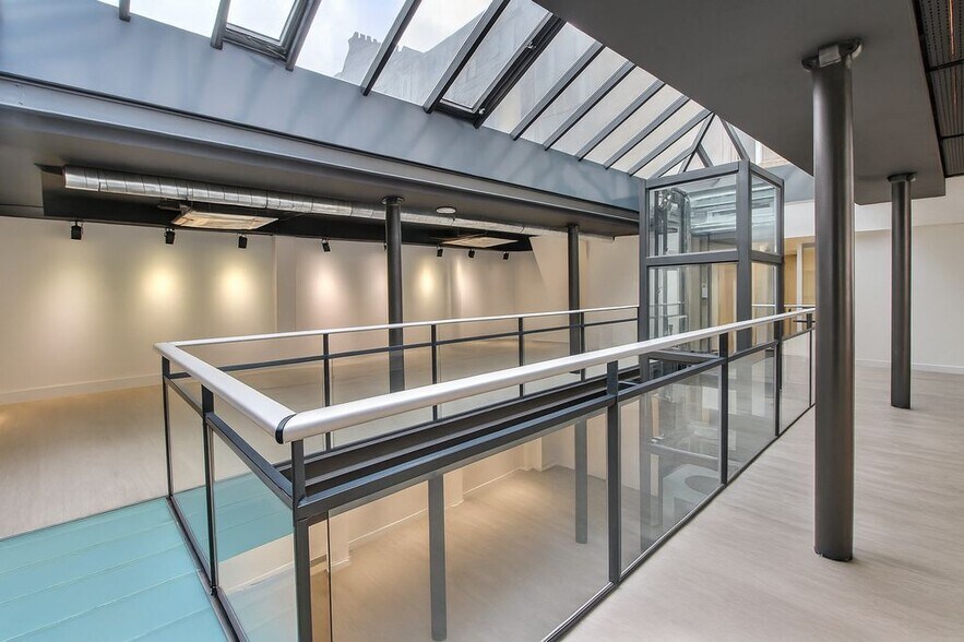 247 Rue Du Faubourg Saint-Martin, Paris à vendre - Photo du bâtiment - Image 2 de 12