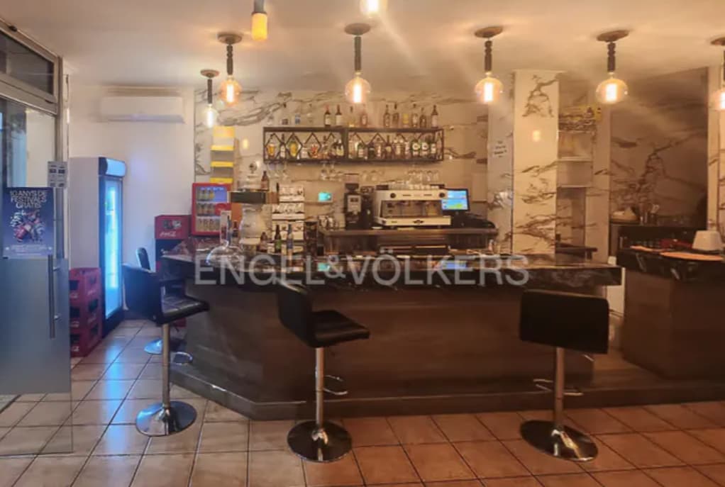 Pineda de Mar, BAR 08397 - - - Interior Photo - Image 2 of 5