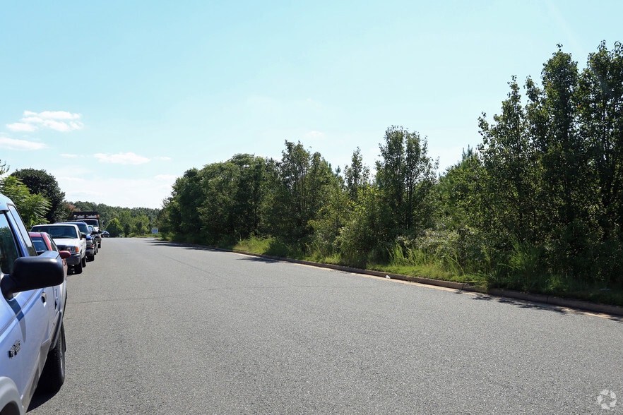 11000 Pierson Dr, Fredericksburg, VA for sale - Building Photo - Image 2 of 4