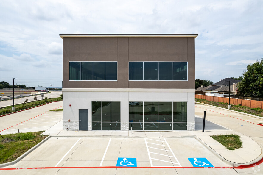 1601 E Trinity Mills Rd, Carrollton, TX for lease - Building Photo - Image 2 of 25