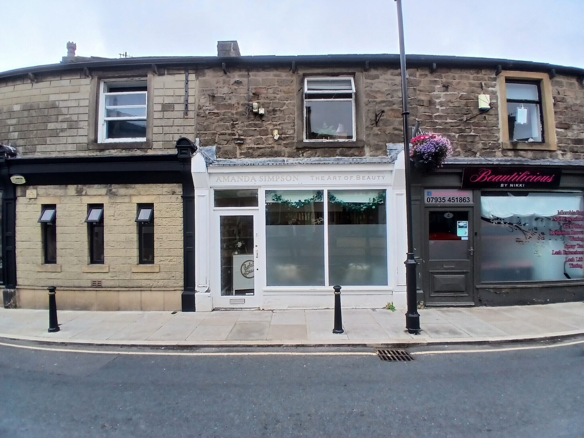 2 Rainhall Rd, Barnoldswick à vendre Photo du bâtiment- Image 1 de 2