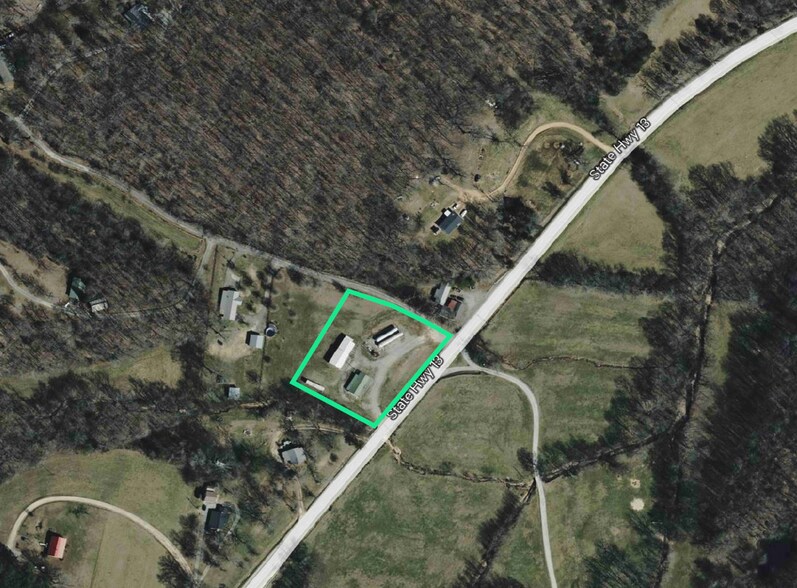 10525 Highway 13, Cumberland City, TN à vendre - Photo du bâtiment - Image 2 de 2