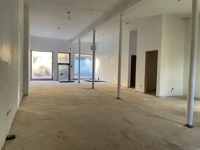 4060 St Sainte-Catherine E, Montréal, QC à vendre Photo intérieure- Image 1 de 1