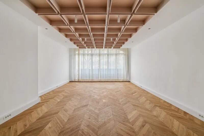 11 bis Rue Balzac, Paris for lease - Interior Photo - Image 3 of 14