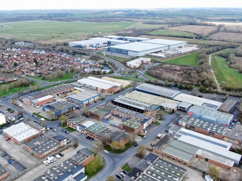Telford Rd, Bicester for lease - Building Photo - Image 2 of 19