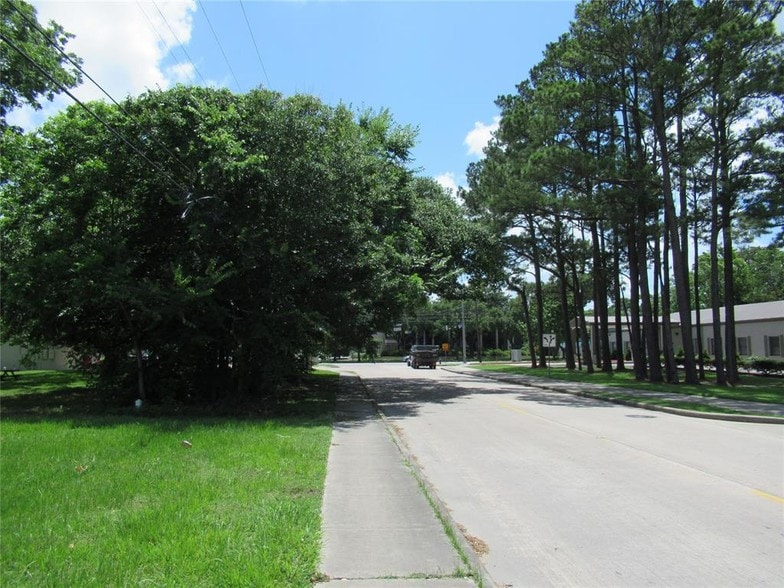 101 E Walker St, League City, TX for sale - Building Photo - Image 2 of 3