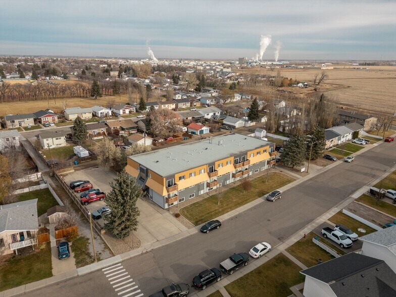 5315 38 Av, Taber, AB à vendre - Photo du bâtiment - Image 3 de 5