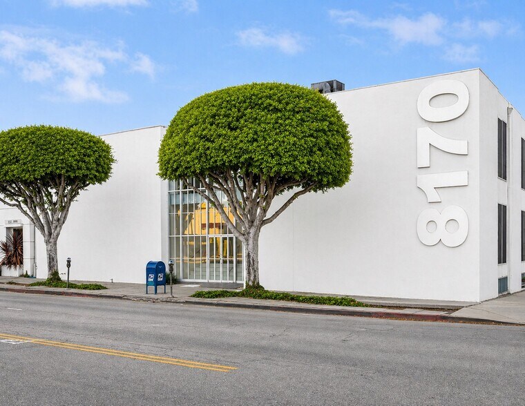 8170 Beverly Blvd, Los Angeles, CA à louer - Photo du bâtiment - Image 2 de 3