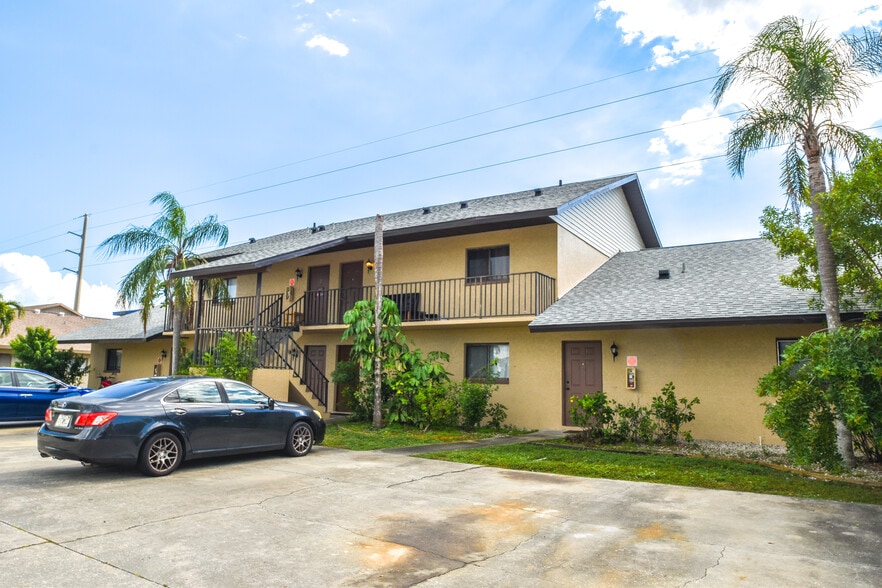 616 SW 47th Ter, Cape Coral, FL for sale - Building Photo - Image 3 of 10