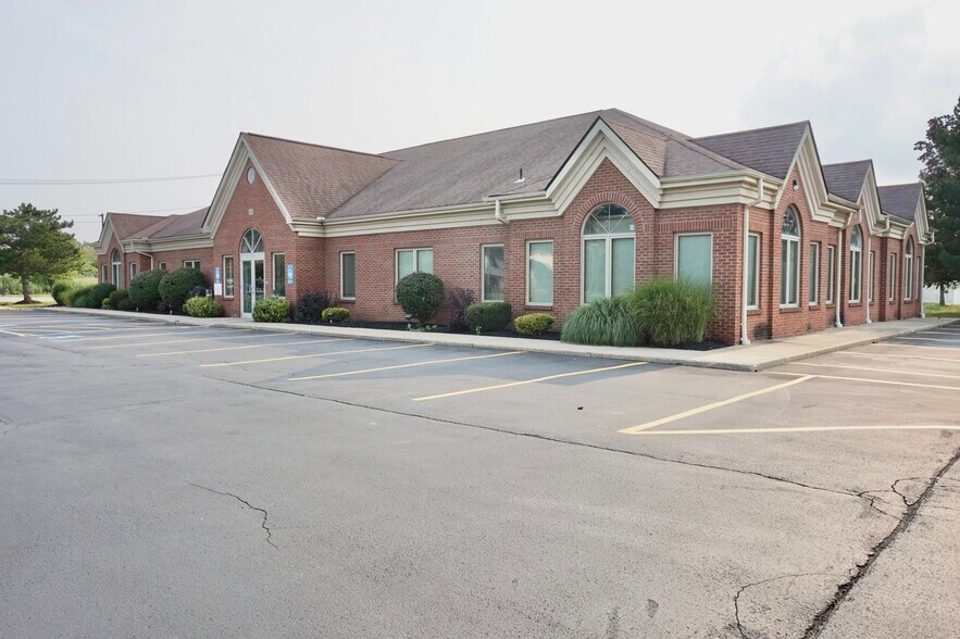 1120 Youngs Rd, Williamsville, NY à vendre - Photo du bâtiment - Image 3 de 16