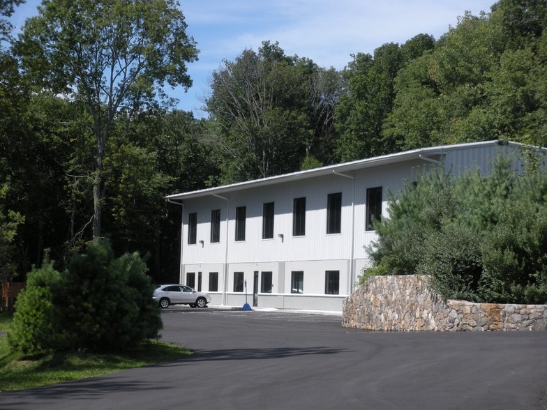 106 Willenbrock Rd, Oxford, CT à vendre - Photo principale - Image 1 de 6