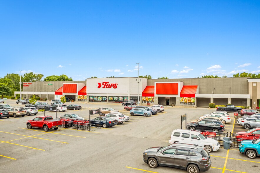 7310 Niagara Falls Blvd, Niagara Falls, NY à louer - Photo du bâtiment - Image 3 de 7