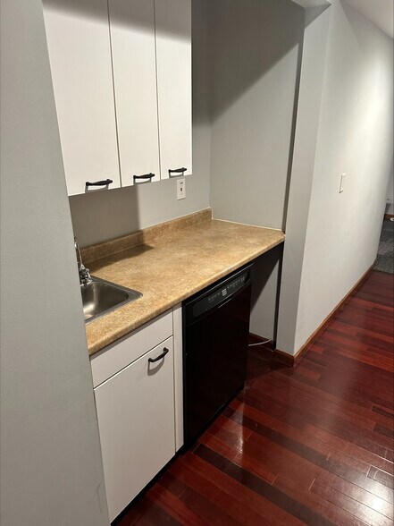 2500 W 31st St, Lawrence, KS à vendre - Photo intérieure - Image 2 de 7