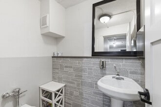 324 Park Central W, Springfield, MO for lease Interior Photo- Image 2 of 2