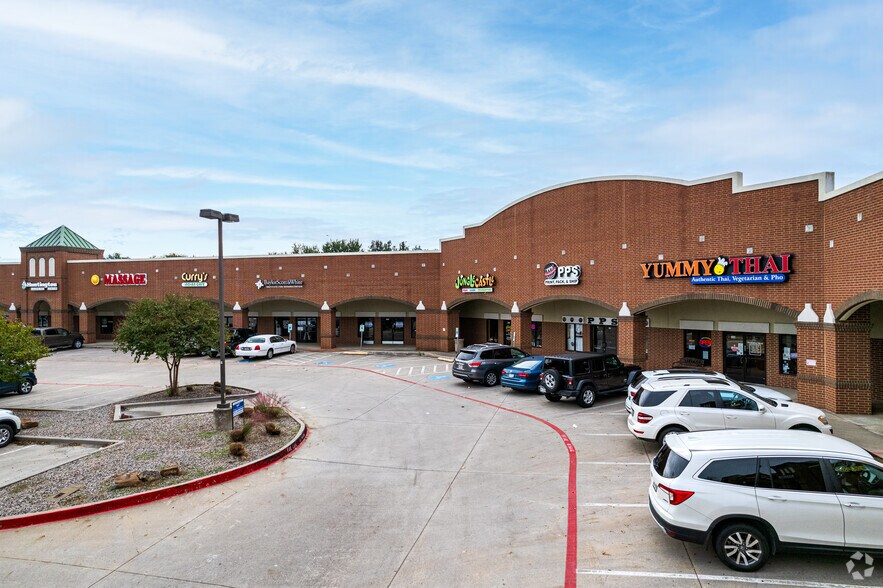 1901 Long Prairie Rd, Flower Mound, TX à louer - Photo du bâtiment - Image 3 de 5