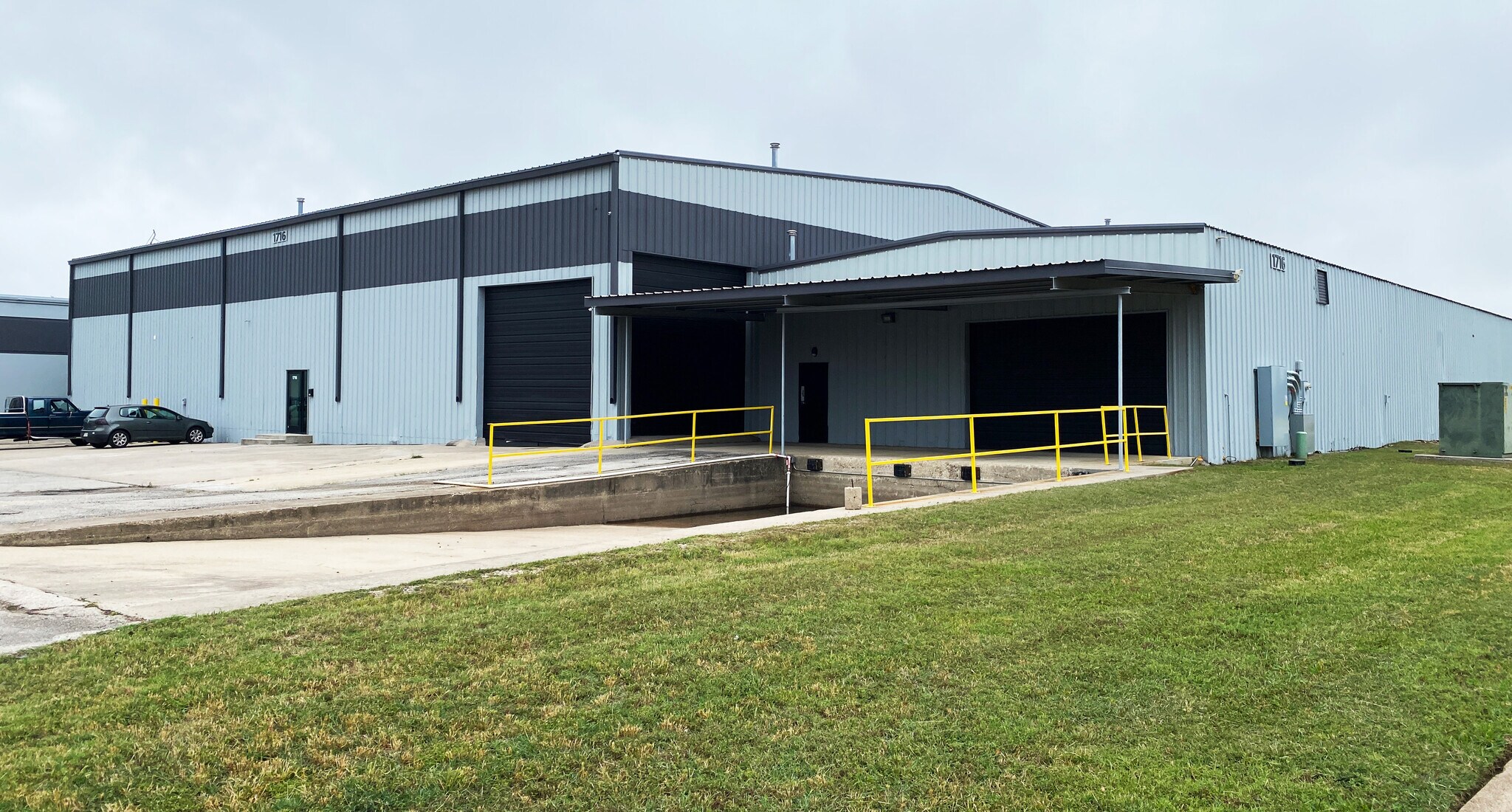 1716 Shady Oaks Dr, Denton, TX for lease Building Photo- Image 1 of 23