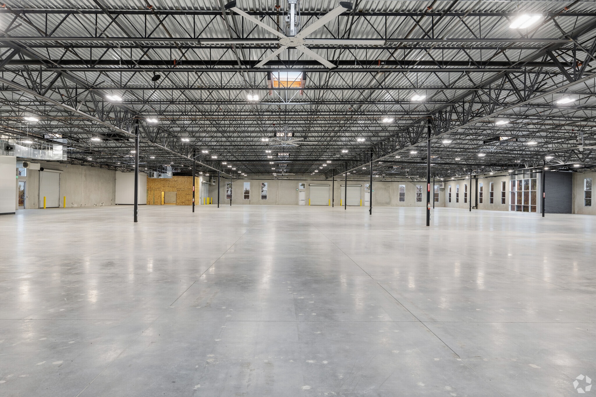 5801 Van Allen Way, Carlsbad, CA à vendre Photo du bâtiment- Image 1 de 7