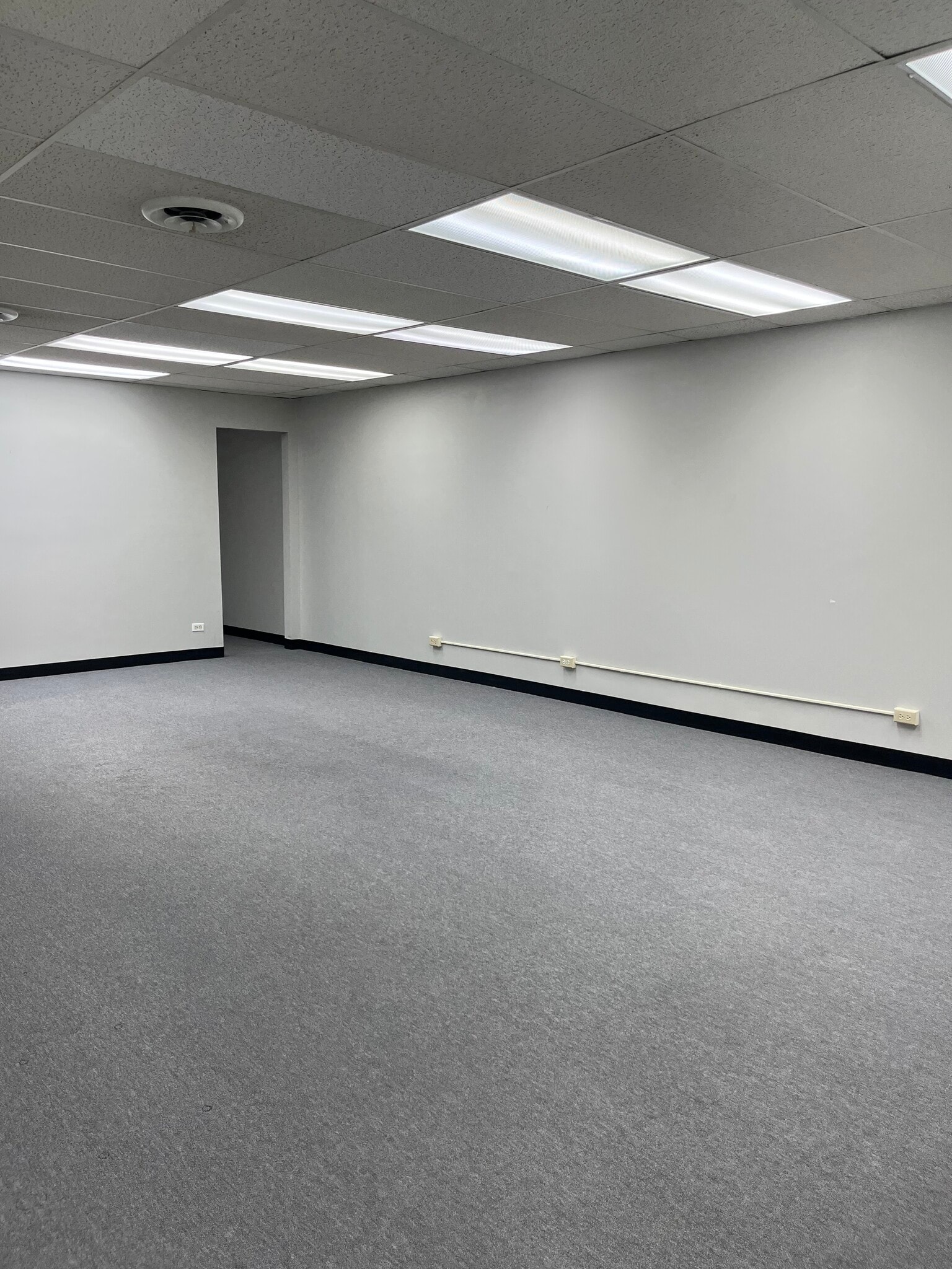 3605 Woodhead Dr, Northbrook, IL for lease Interior Photo- Image 1 of 12