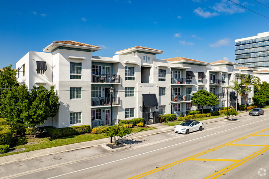 19940 W Dixie Hwy, Aventura, FL for sale - Primary Photo - Image 1 of 1