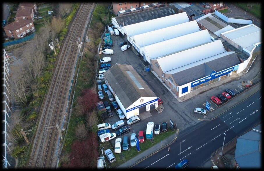 Bensham Trading Estate portfolio of 3 properties for sale on LoopNet.ca - Building Photo - Image 2 of 9