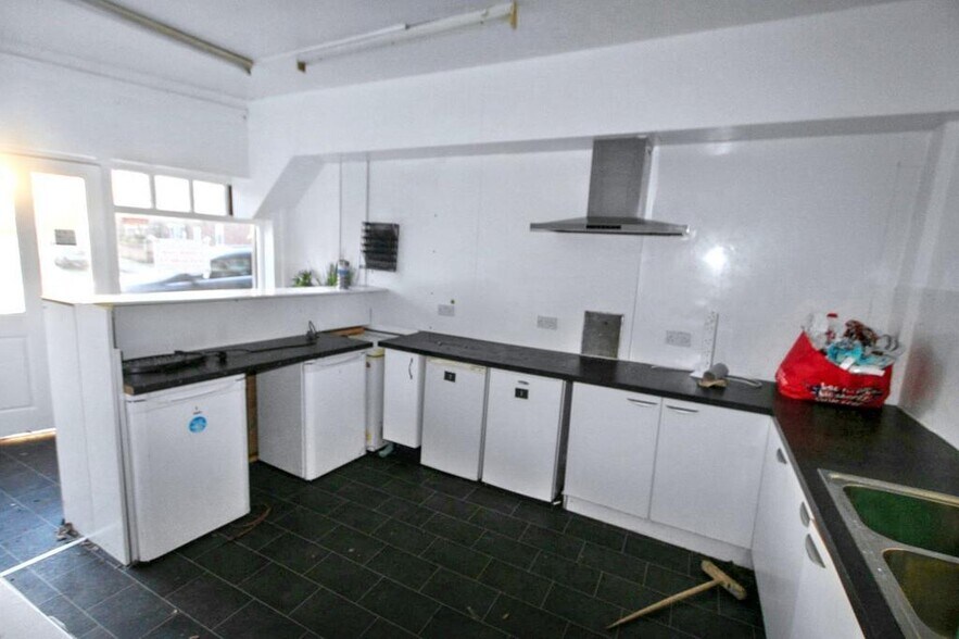 4 Westminster Rd, Ellesmere Port à vendre - Photo du bâtiment - Image 3 de 45