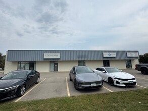 606 N Country Fair Dr, Champaign, IL for lease Interior Photo- Image 1 of 4