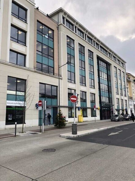Office in Bussy-Saint-Georges for lease - Building Photo - Image 2 of 17