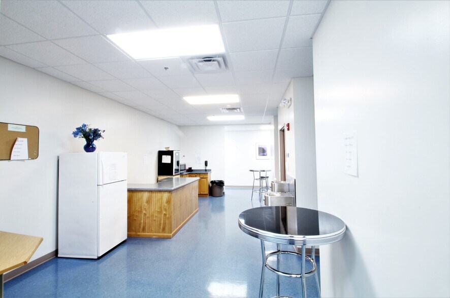 14240 Dante Ave, Dolton, IL à louer - Photo intérieure - Image 2 de 114