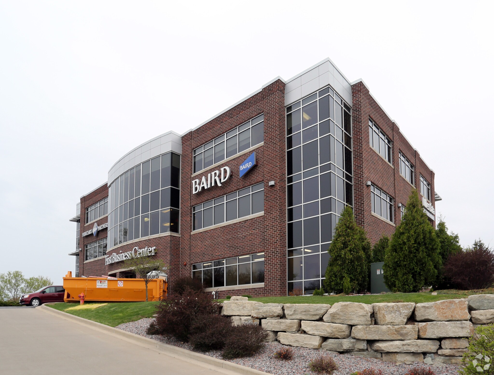 3913-3919 W Prospect Ave, Appleton, WI for lease Primary Photo- Image 1 of 16