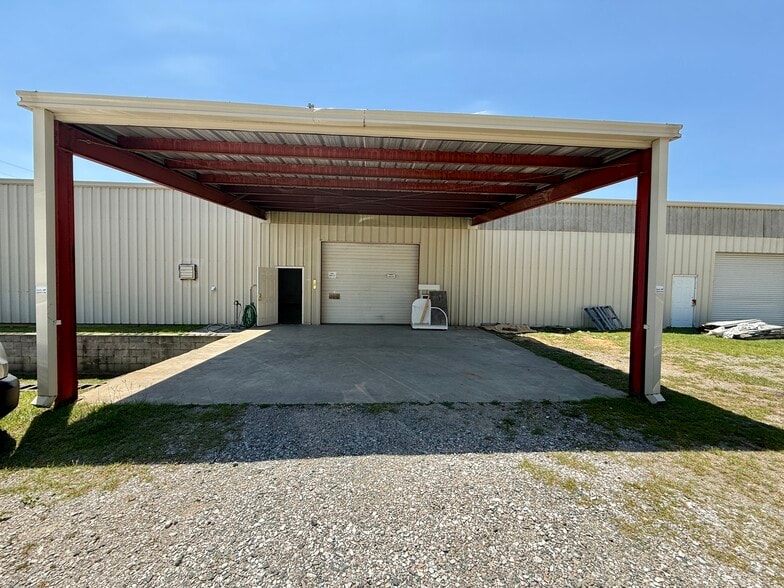 11815 US 15-501 Unit C Hwy, Aberdeen, NC à louer - Photo du bâtiment - Image 3 de 17