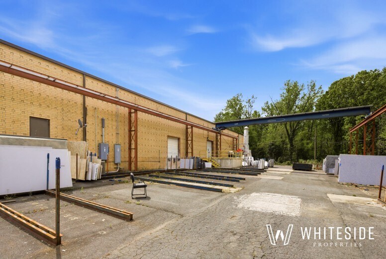 2940 Interstate St, Charlotte, NC à louer - Photo du bâtiment - Image 3 de 4