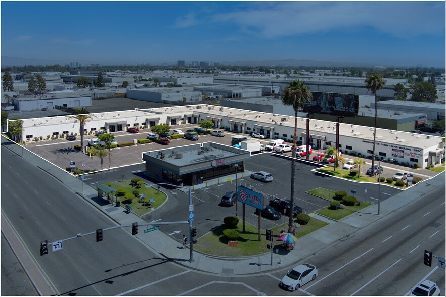 3720-3750 Warner Ave, Santa Ana, CA for lease - Building Photo - Image 1 of 6