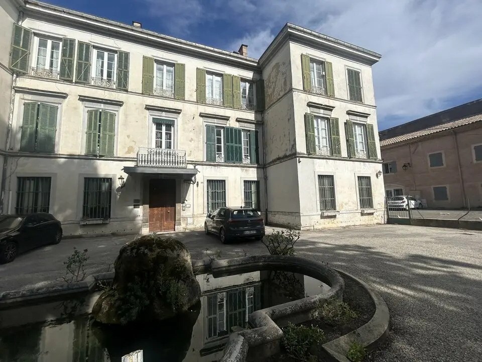 Bureau dans Orange à louer Photo du bâtiment- Image 1 de 9