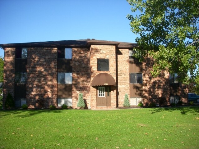 5724 Glendale Dr, Lockport, NY à vendre - Photo du bâtiment - Image 2 de 23