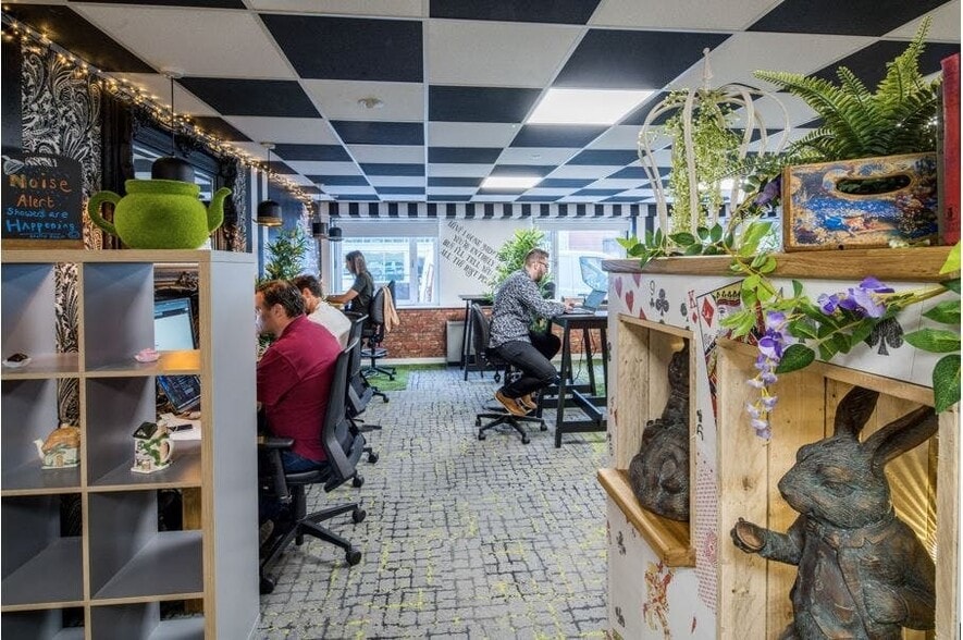 Redcliffe Way, Bristol à louer - Photo du bâtiment - Image 2 de 4