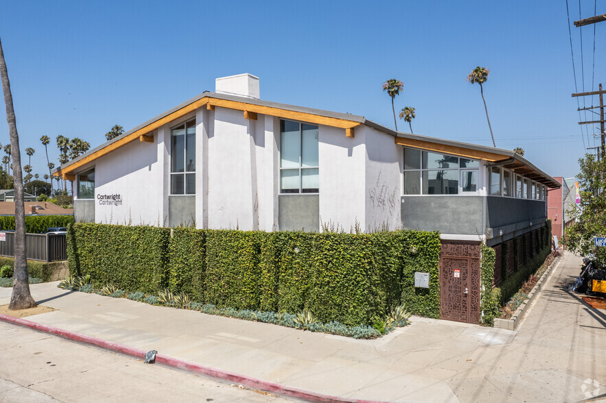 2221 Lincoln Blvd, Venice, CA for lease - Primary Photo - Image 1 of 5