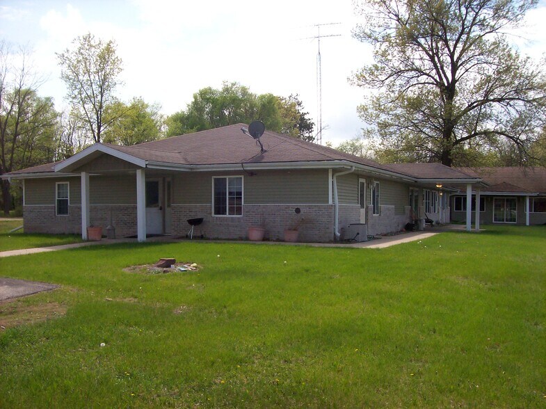 497 Lake St, Montello, WI à vendre - Photo du bâtiment - Image 1 de 94