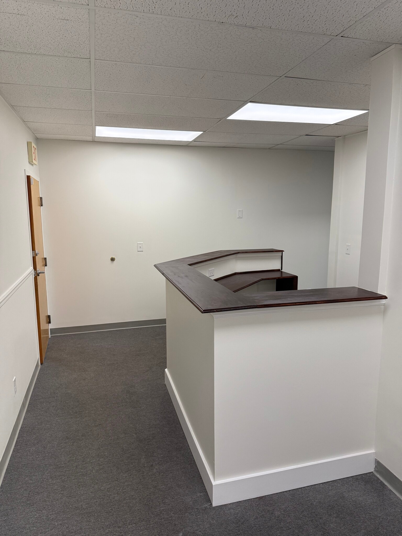 23127 Three Notch Rd, California, MD à louer Photo intérieure- Image 1 de 11