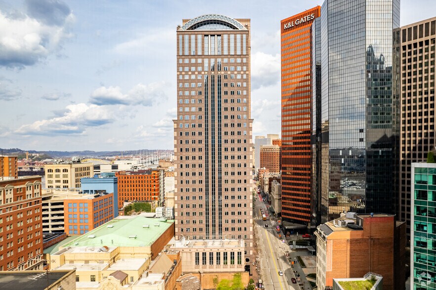 625 Liberty Ave, Pittsburgh, PA à louer - Photo du bâtiment - Image 2 de 15