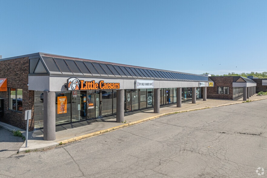 700-746 Chicago Dr, Holland, MI for lease - Primary Photo - Image 2 of 2