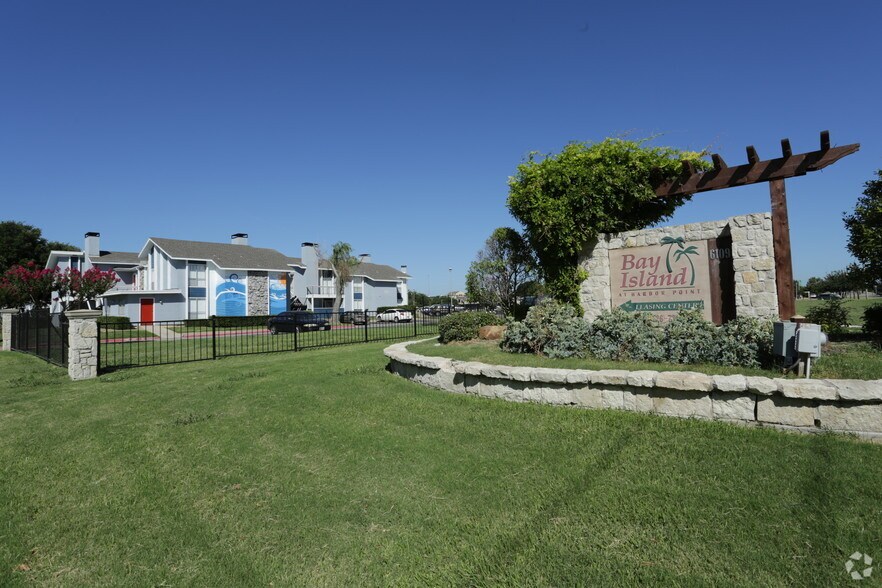 6109 Bay Island Dr, Garland, TX à vendre - Photo principale - Image 1 de 25