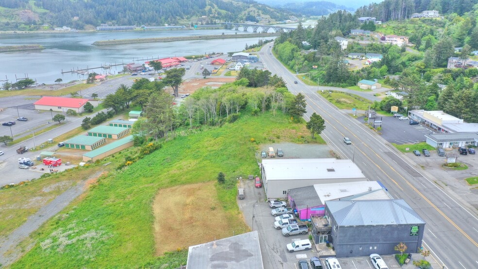29820 Ellensburg Ave, Gold Beach, OR for sale - Building Photo - Image 3 of 25