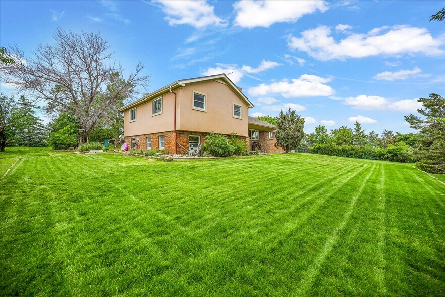 1335 S Kio St, Watkins, CO à vendre - Photo du bâtiment - Image 3 de 115