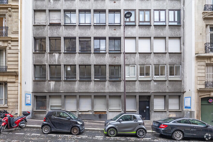 Immeuble residentiel dans Paris à vendre - Photo du bâtiment - Image 2 de 3