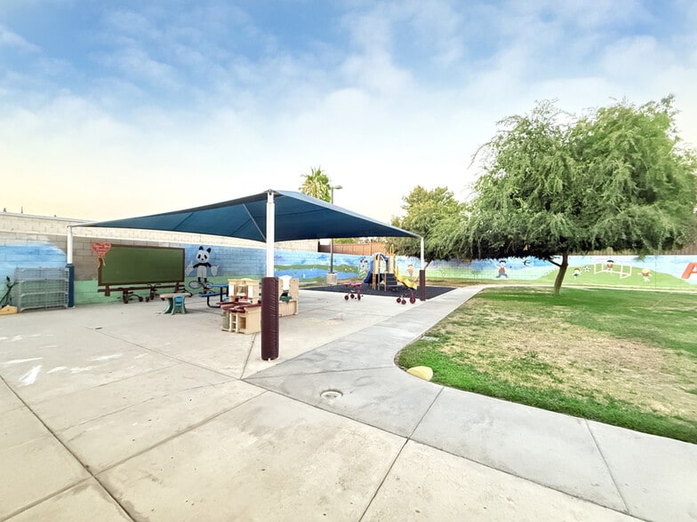 6048 Etiwanda Ave, Jurupa Valley, CA à vendre - Photo du bâtiment - Image 3 de 8