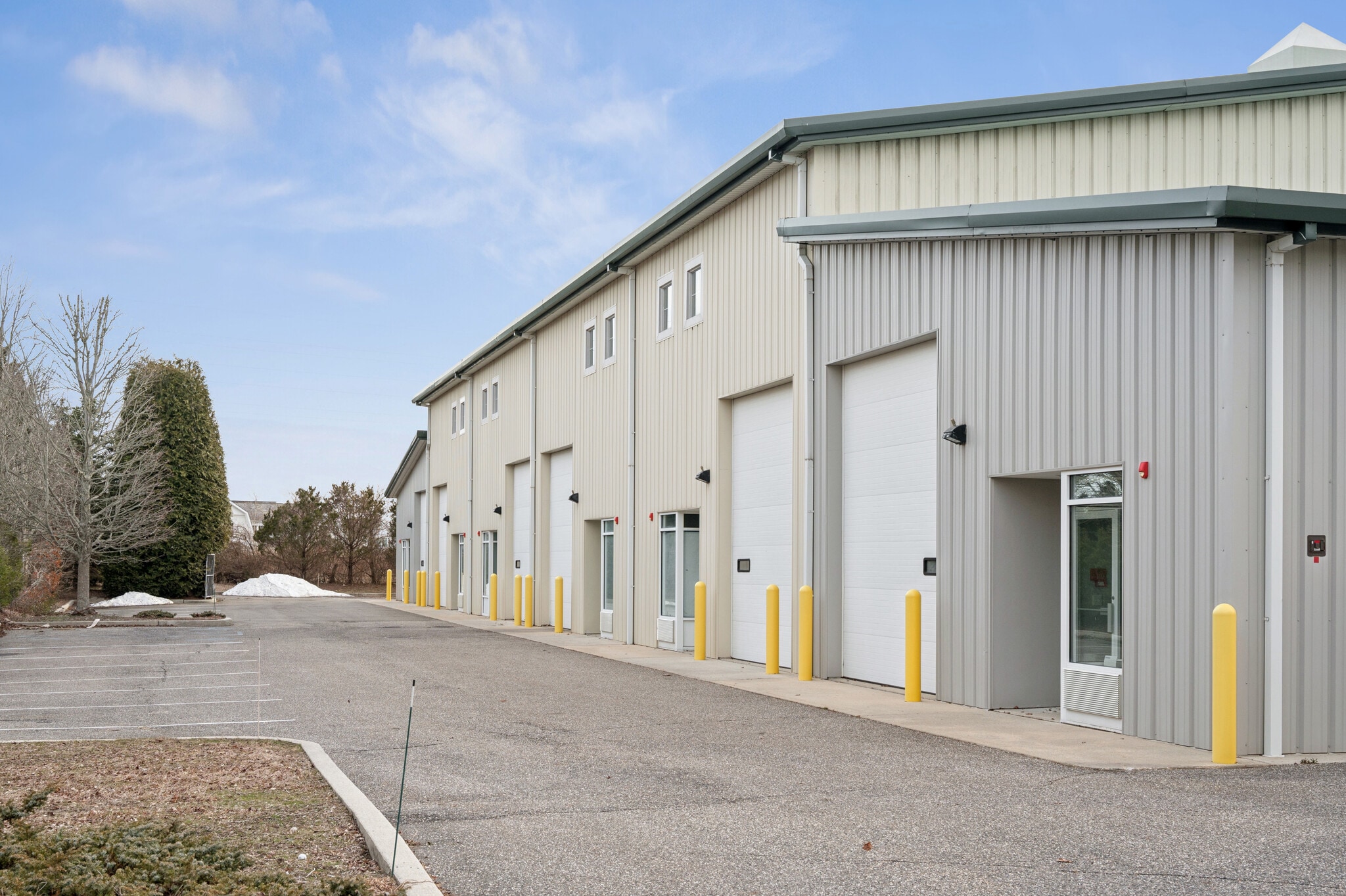 1 Leecon Ct, Southampton, NY for lease Building Photo- Image 1 of 6