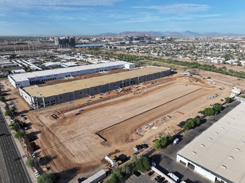 1500 N McClintock Dr, Tempe, AZ à louer - Photo du bâtiment - Image 1 de 4