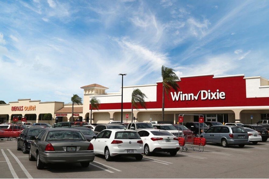 4802-4908 N Kings Hwy, Fort Pierce, FL à louer - Photo du bâtiment - Image 2 de 15