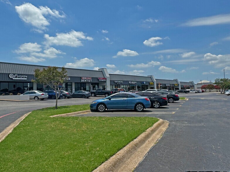3030 N Josey Ln, Carrollton, TX à louer - Photo du bâtiment - Image 1 de 8