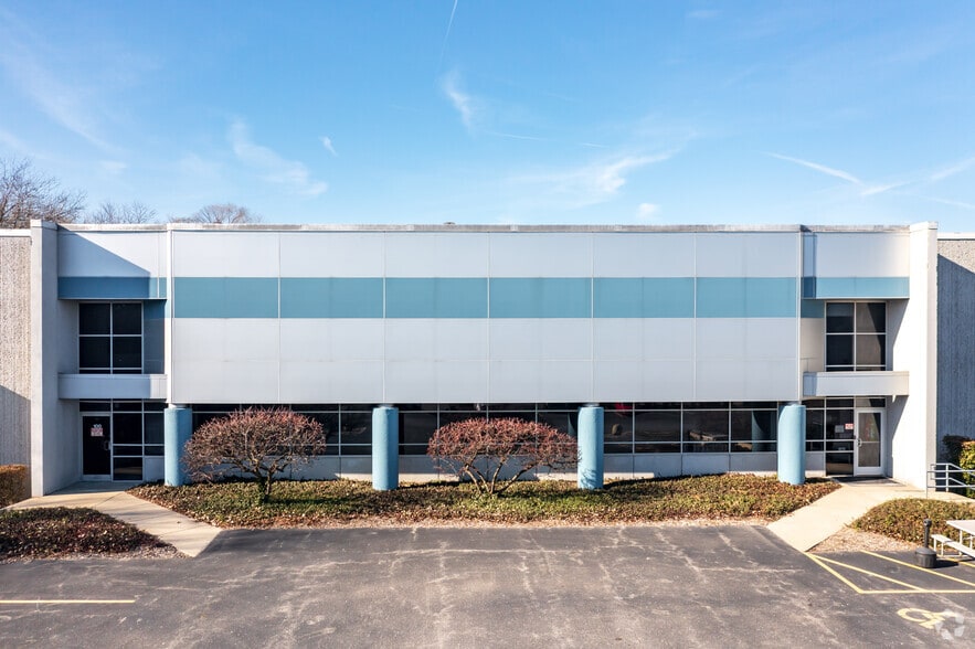 1000 Stevenson Ct, Roselle, IL for lease - Building Photo - Image 3 of 5